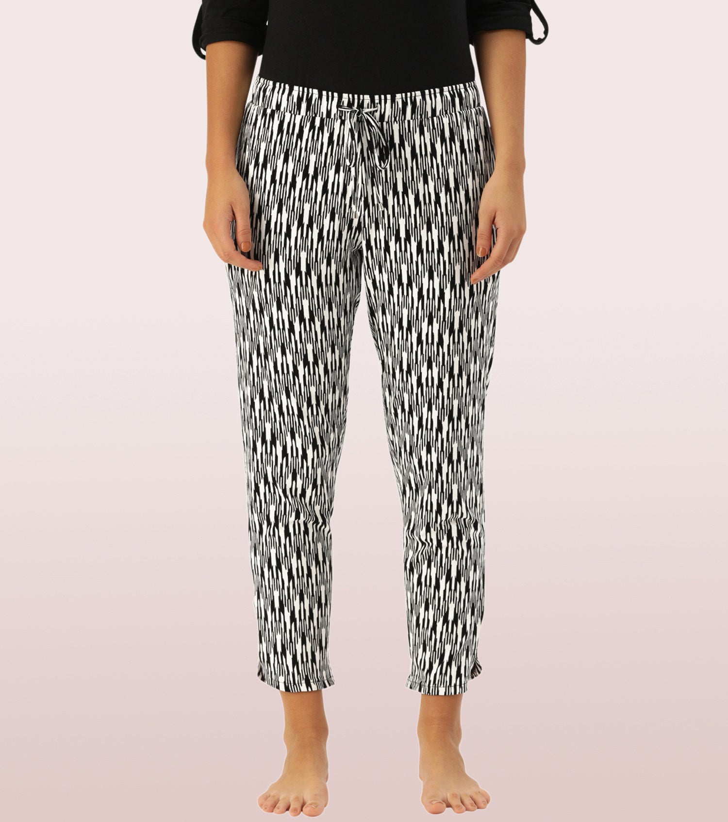 Enamor Mid Rise 7/8th length Drawstring Closure Shop In Pants for Women - Relaxed Fit, Soft & drapey 4-way stretch - E048 (Geo Ikat Aop Blk Cmb)