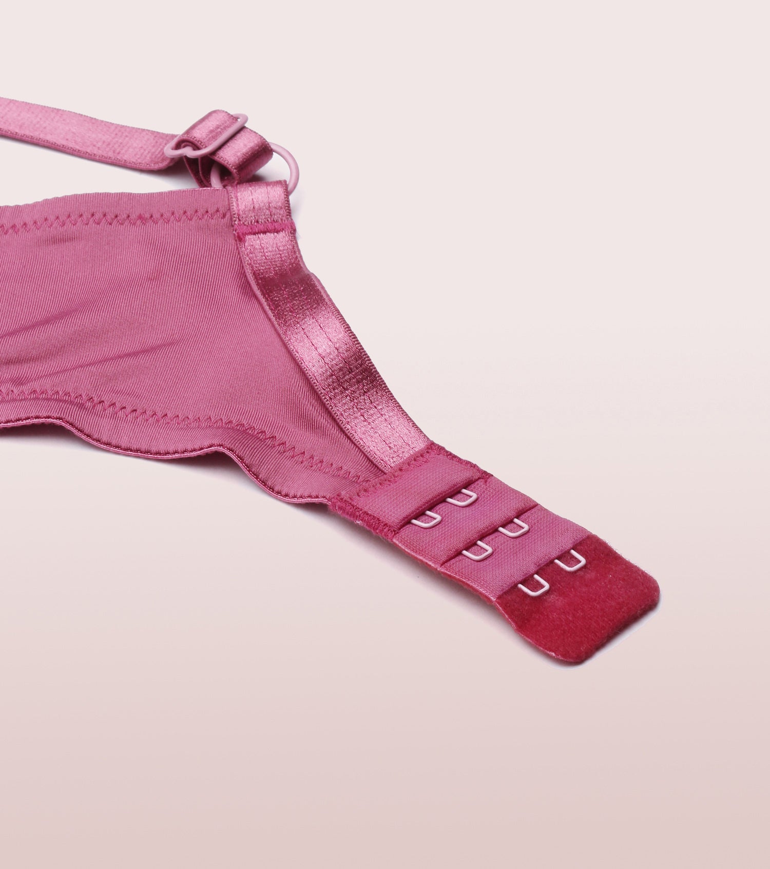 Enamor F129
LACE CONTOUR BRA
NON-PADDED WIREFREE HIGH COVERAGE