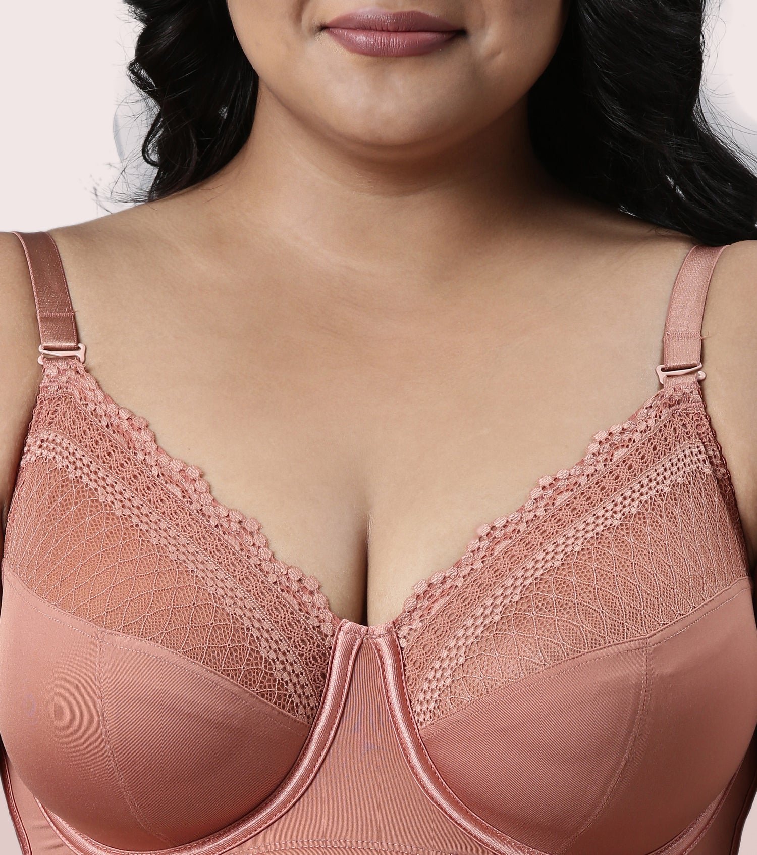 Enamor F126
LACE BRA
NON-PADDED  WIRED  FULL COVERAGE