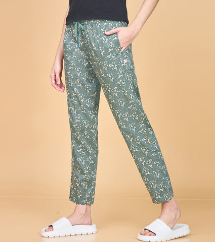 Essentials – E4A5 Hangout Pant Relaxed Fit | Mid Rise | Regular Length