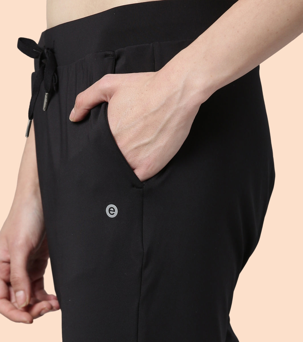 Enamor Mid Rise 7/8th length Drawstring Closure Travel Pants For Women