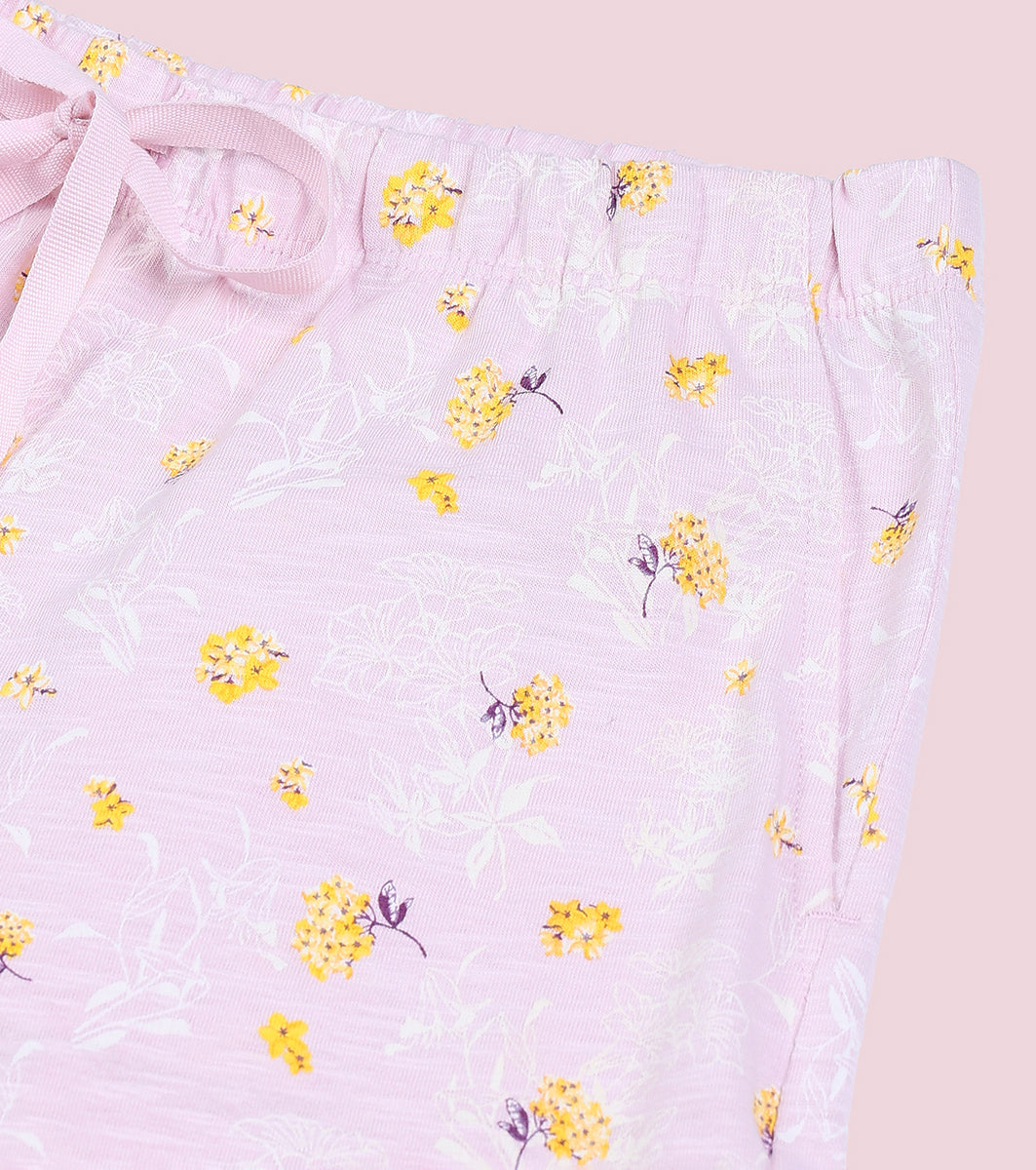 Enamor E062 Women Basic Shorts - Mid-Thigh Length Jersey Shorts With Pockets - Lavender Flower Bloom Prt