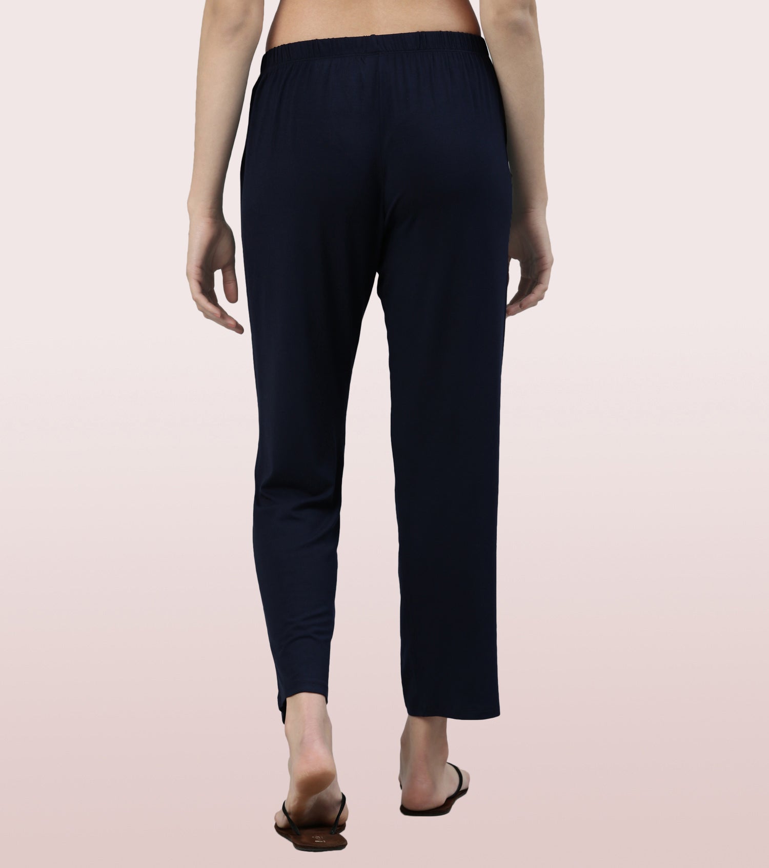 Essentials – E404
BASIC HOME PANT | VISCOSE SPANDES SOLID PULL-ON PANT
RELAXED FIT | MID RISE | REGULAR LENGTH