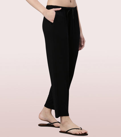 Essentials – E404
BASIC HOME PANT | VISCOSE SPANDES SOLID PULL-ON PANT
RELAXED FIT | MID RISE | REGULAR LENGTH