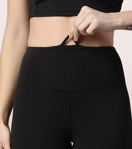 Hugged Legging | Dry Fit Stripe Graphic Print Leggings