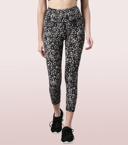 Buy Enamor Hugged Leggings - Jungle Camo Olive Combo at Rs.1699 online |  Activewear online